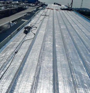 自粘聚合物改性瀝青防水卷材