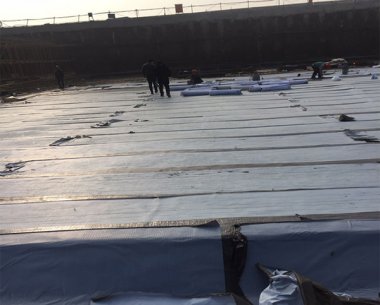 自粘聚合物改性瀝青防水卷材